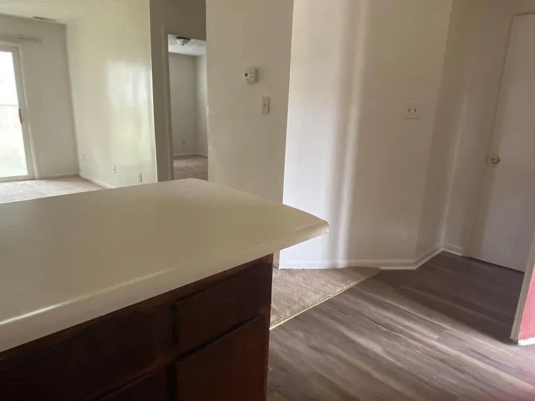 1122 Southwood Dr #3 — Photo 7