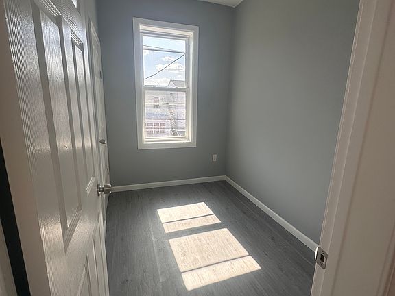 3rd image of 336 Ege Ave Floor 2