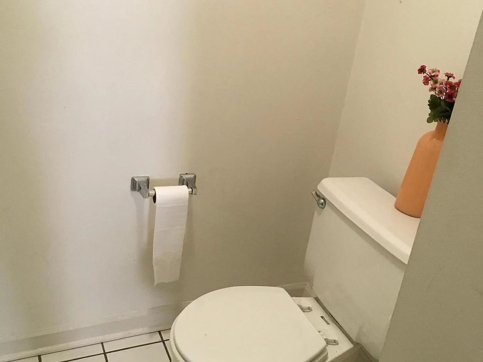 360 E Hector St — Photo 4