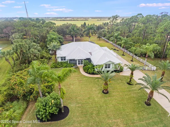 4153 Red Bay St, Grant, FL 32949