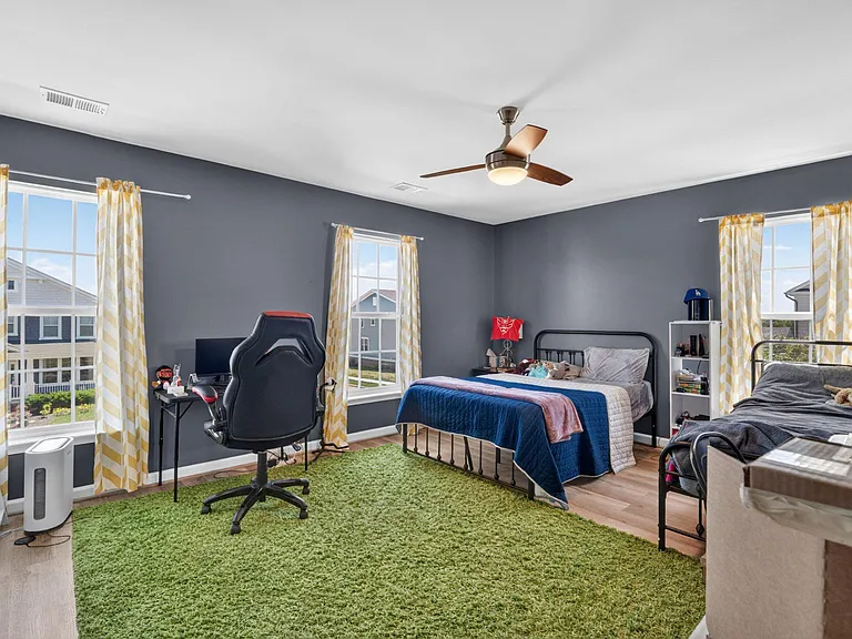 980 Basswood Dr — Photo 34