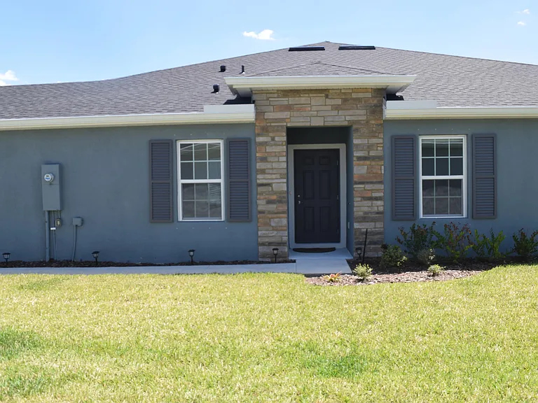 9670 SW Libertas Way — Photo 3