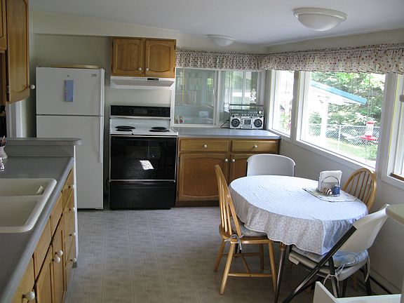 Kitchen dinning area