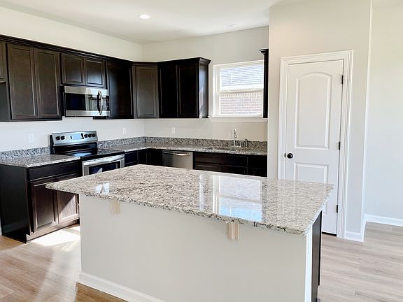 Ravenswood IV A - Kitchen - DSLD Homes