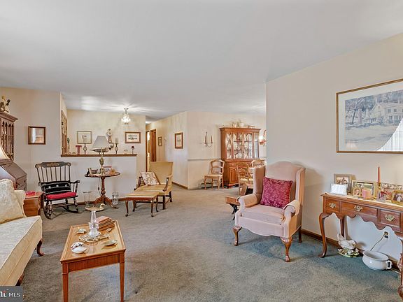 4th image of 76 Landover Dr