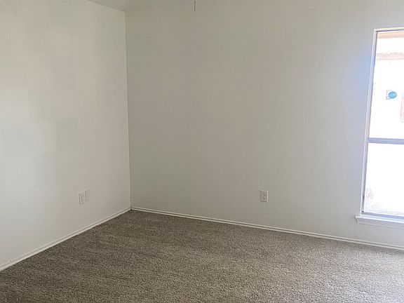 5th image of 2426 Summer Place Dr