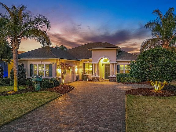 3rd image of 424 Venecia Way