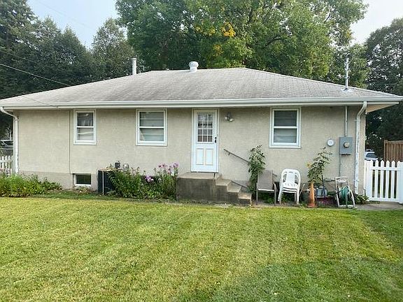 3rd image of 315 4th Ave NE