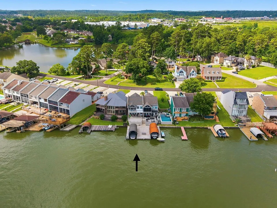 1208 Lake View Dr