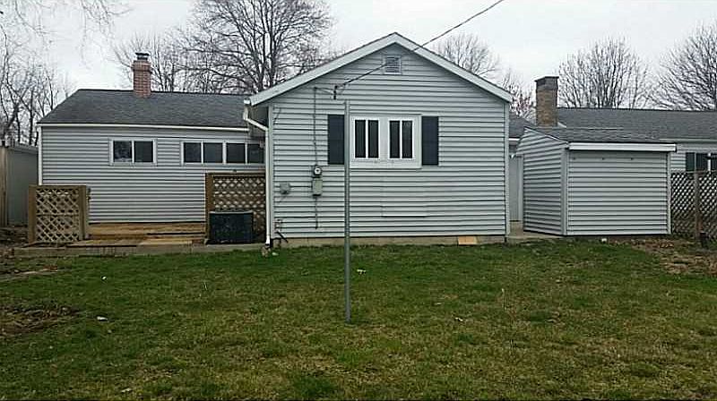 2nd image of 824 Hemlock St