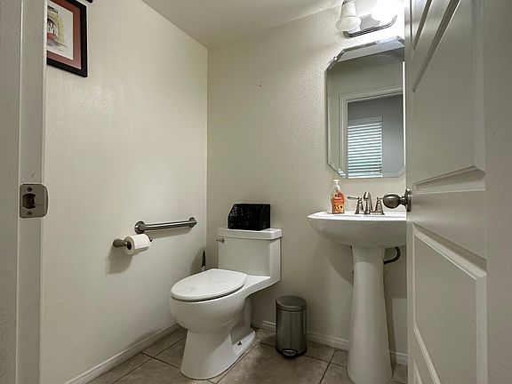 5th image of 10237 Mayflower Bay Ave