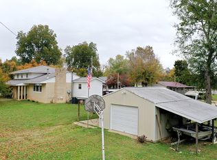 382 Leeper St N, Lobelville, TN 37097