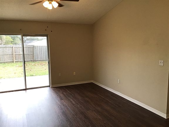 4th image of 15716 Kiwi Ct