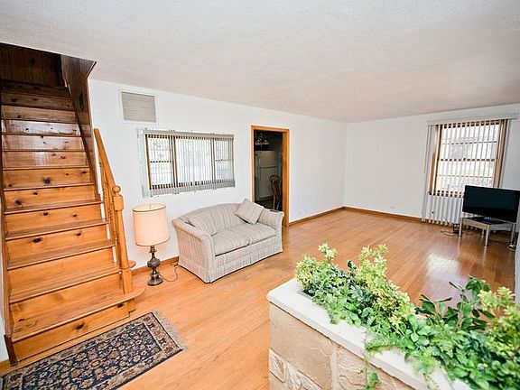 4th image of 313 Victoria Dr