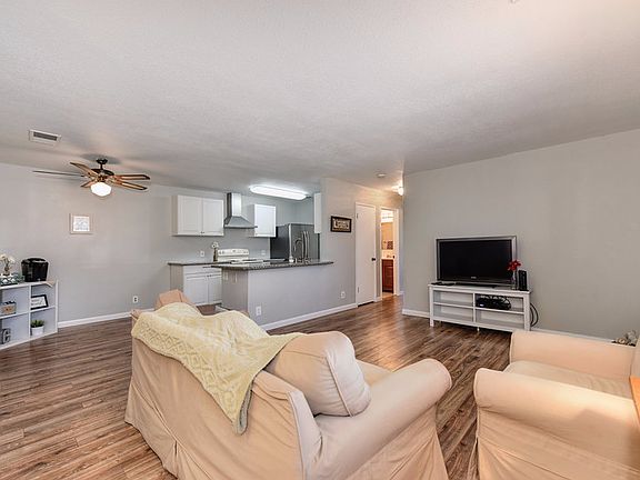 2nd image of 4432 Baumgart Way
