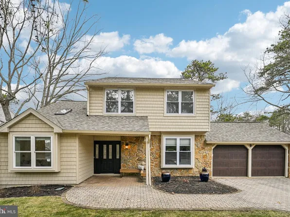 9 Chatham Dr, Voorhees, NJ 08043