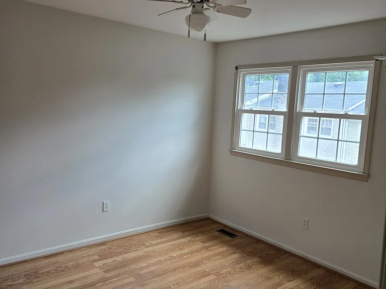 4529 King Edward Ct — Photo 6