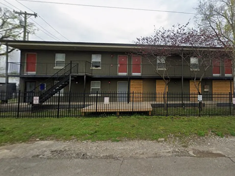 1225 Lewis Street