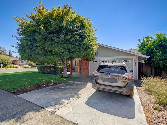2nd image of 7596 Oak Leaf Drive
