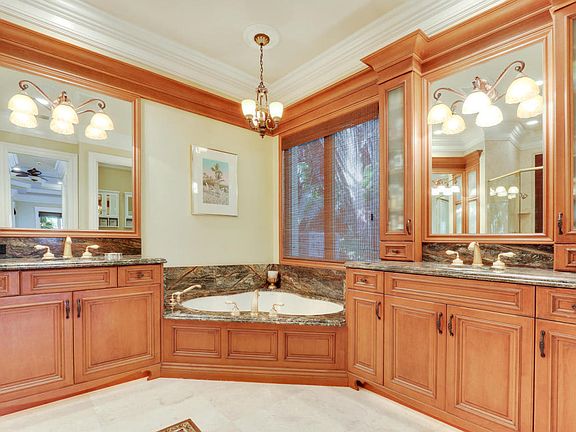 4th image of 8905 SE Harbor Island Way