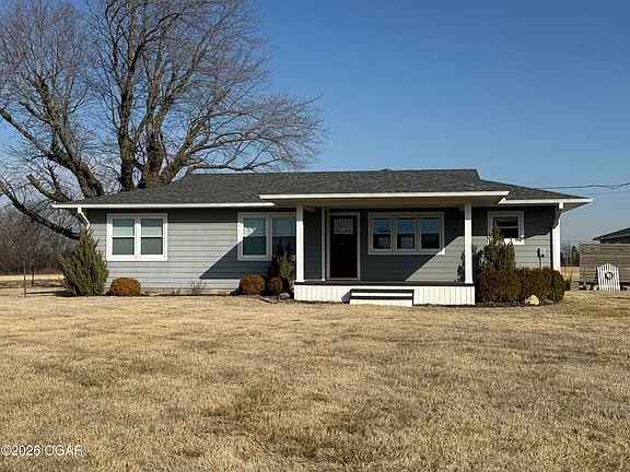 2nd image of 1460 14000th Rd