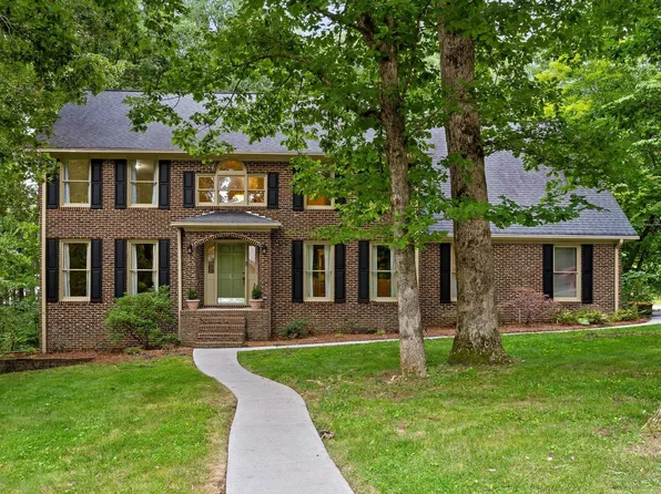 31 Mountain Cove Rd, Signal Mountain, TN 37377