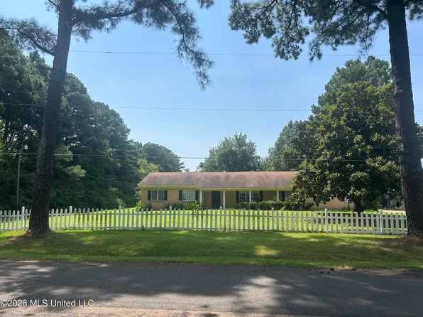 9135 Broadway Rd, Olive Branch, MS 38654