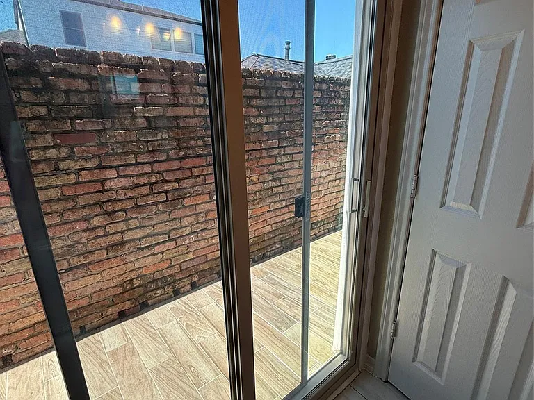1909 Brun St #4 — Photo 28