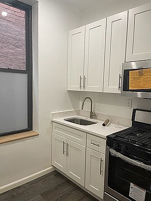 4th image of 1095 Bushwick Ave #4A