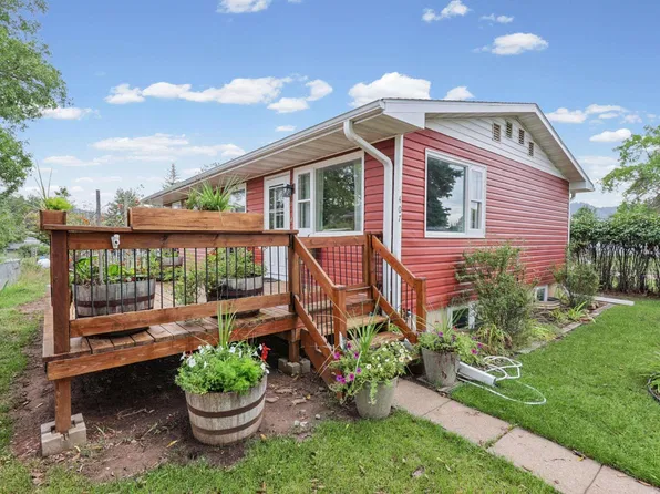407 S 16th St, Hot Springs, SD 57747
