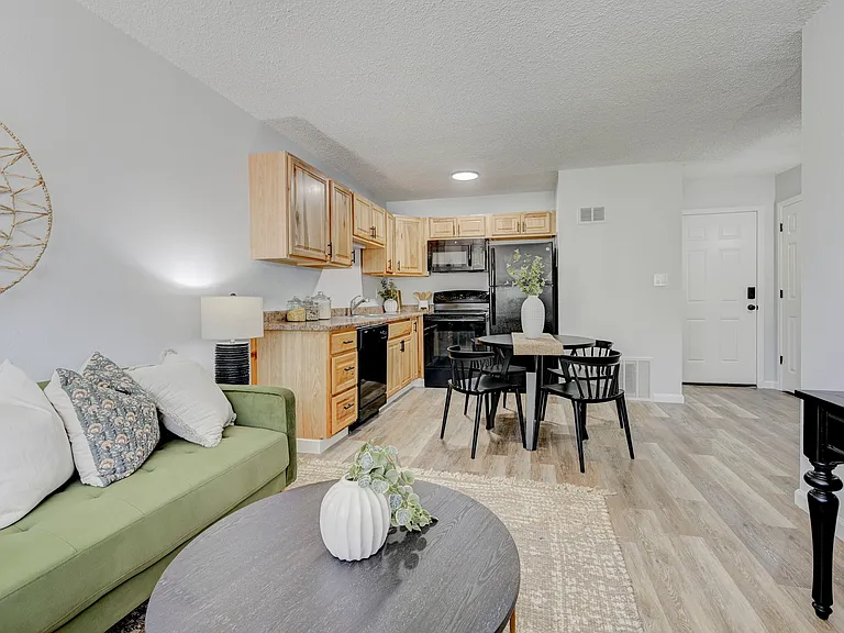 Summit View Apartments — Photo 6