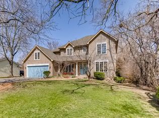 22W260 Hackberry Dr, Glen Ellyn, IL 60137