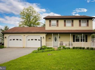 726 Forge Rd, Carlisle, PA 17015