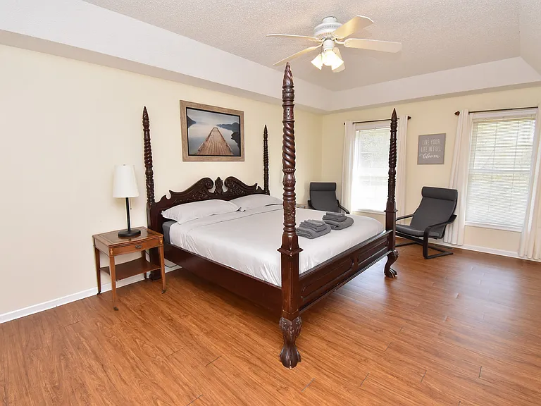 2570 Country Club Dr — Photo 32