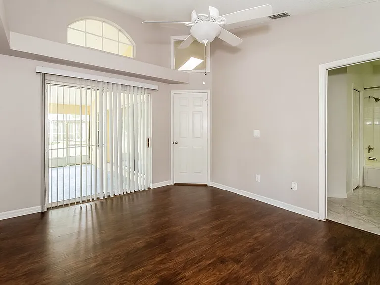 996 Maple Ct — Photo 10