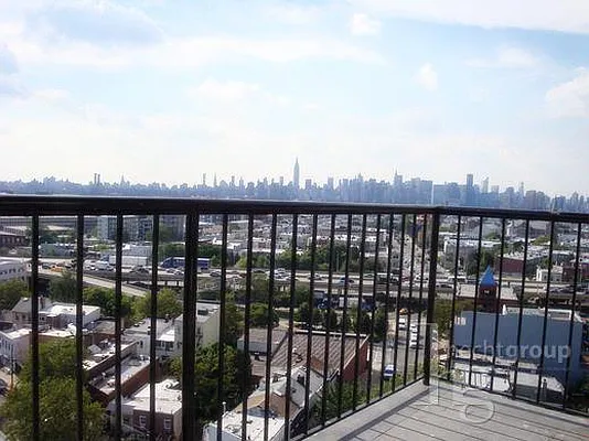 Rented by Hecht Group | media 60