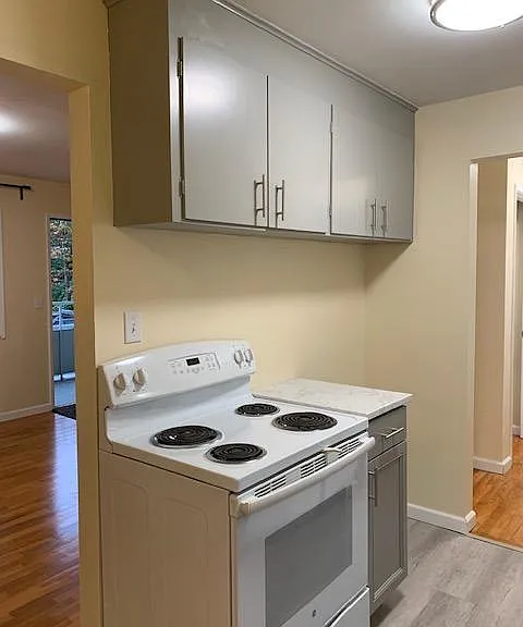 653 W Nickerson St #302 — Photo 9