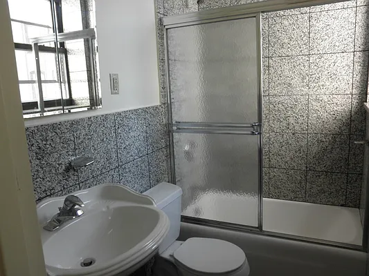 Rented by RV Realty | media 15