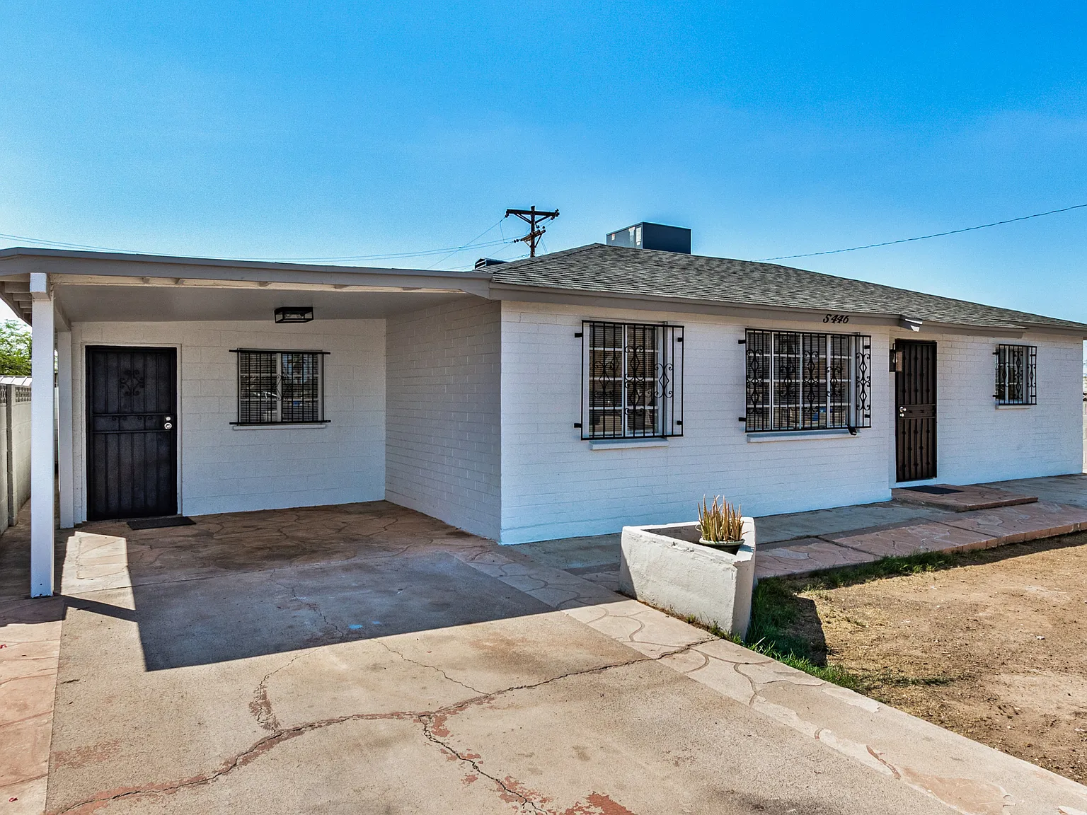 4 bed, 2700 sqft, $1,995 — Photo 2