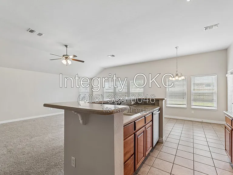 2800 NW 184th St — Photo 29