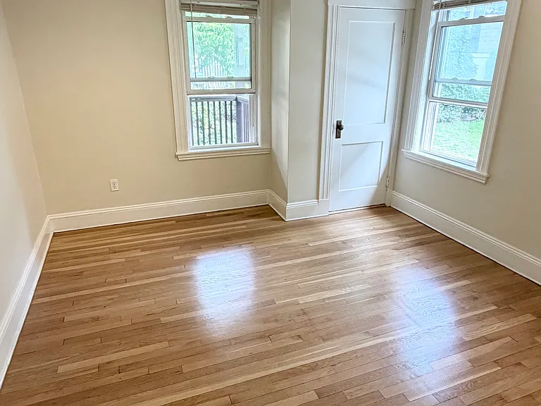 29 Beecher St #2 — Photo 9