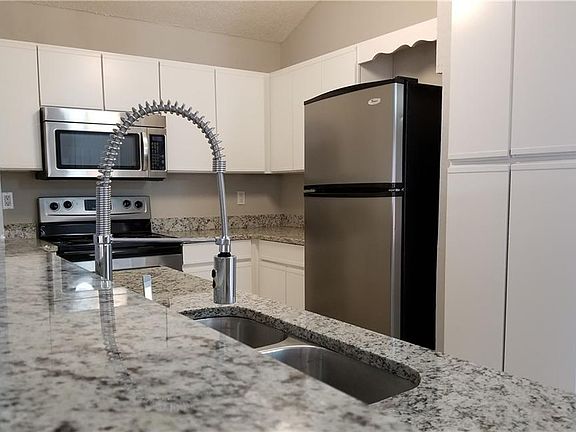 4th image of 2809 Harvest Lake Dr