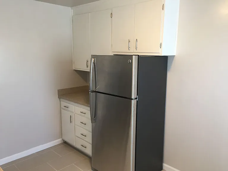 Willard Ave - 301 — Photo 11