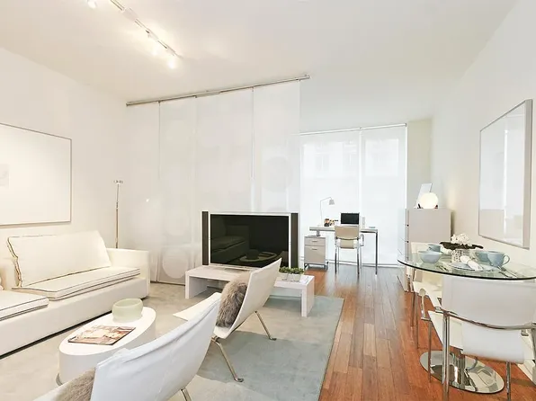 330 W 39th St APT 4J, New York, NY 10018