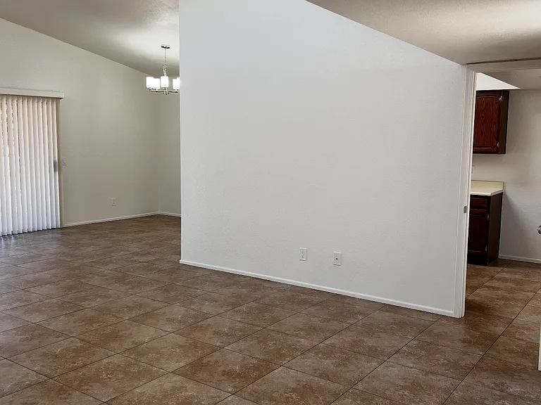 4649 N Mountain Quail Rd — Photo 6