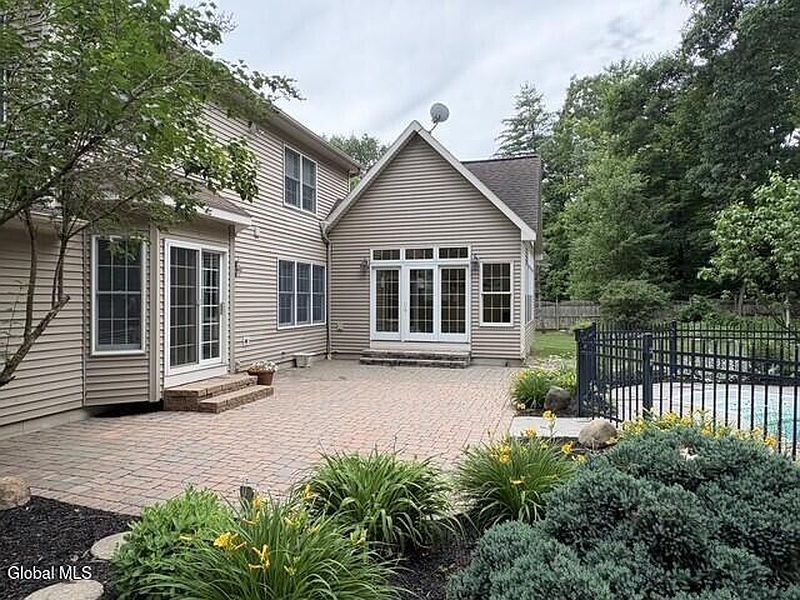 4th image of 39 Brookside Drive