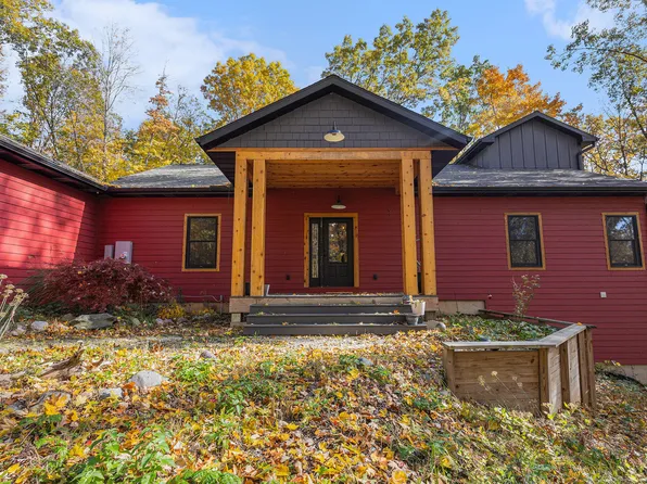 57689 Lone Tree Rd, Three Rivers, MI 49093