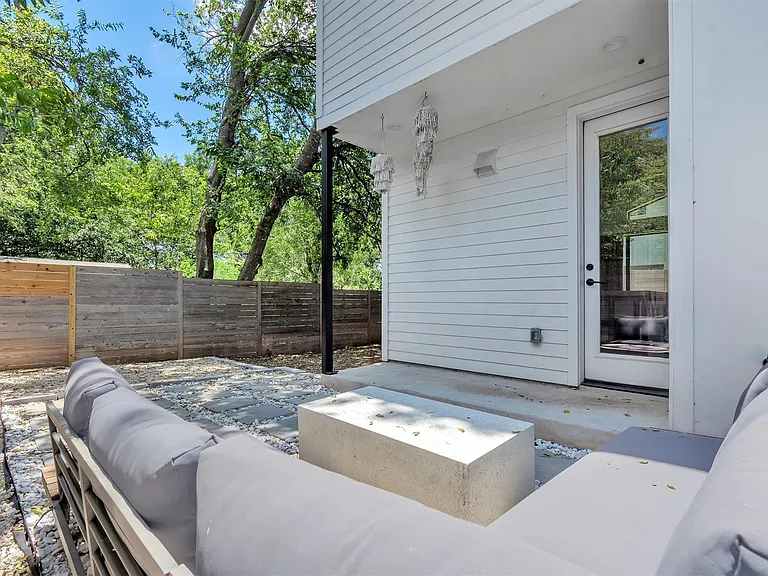 408 W Odell St #2 — Photo 32