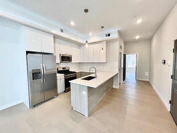 4th image of 1420 N Franklin St #3