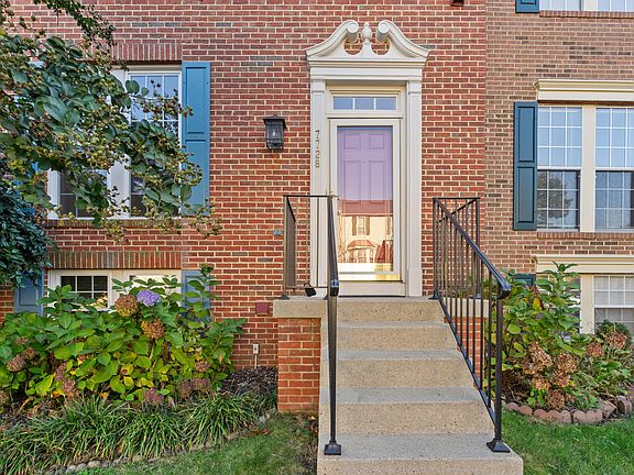 4th image of 7728 Effingham Sq